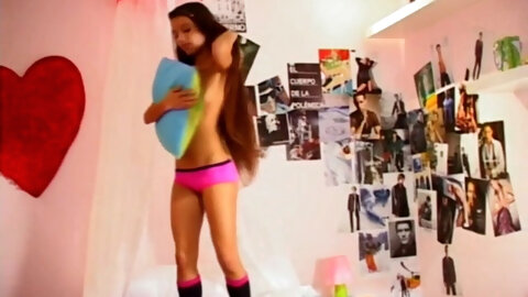 Petite latina teen masturbates