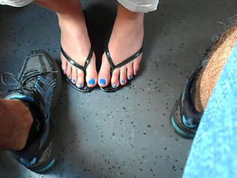 blue nails train secret footsi