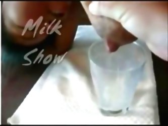 Frauenmelken- Milk Show
