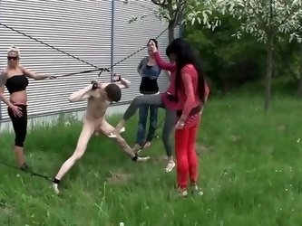 Ballbusting Outdoors