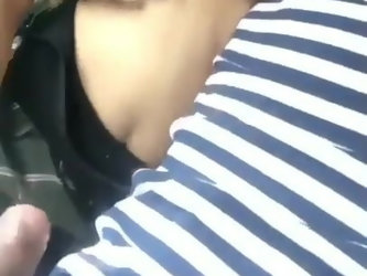 ABG Susu Gede Ngetot Di Dalam Mobil